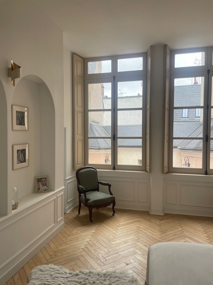 Pose en btons rompus pour ce parquet massif en chataignier 